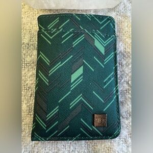 MEC Green Patterned Wallet RFID Card Holder NWOT